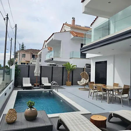 Dimitra's Paradise Villa *